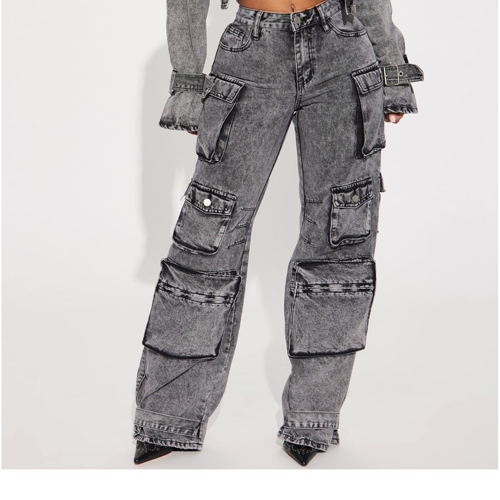 NWT - Fashion Nova Cargo Pants